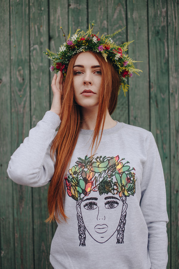 THE GIRL WITH THE FLORAL CROWN SWEATSHIRT
