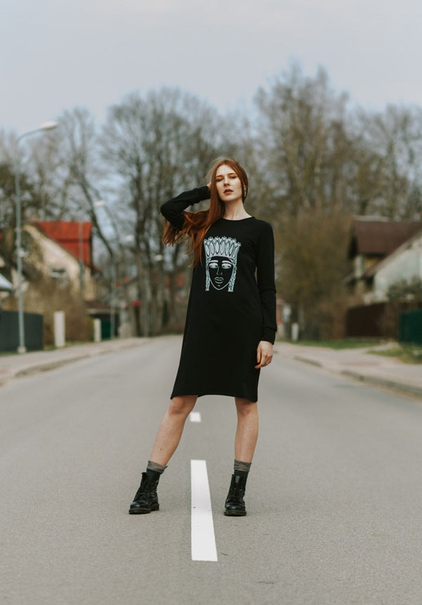 THE GIRL WITH THE CROWN SWEATSHIRT DRESS