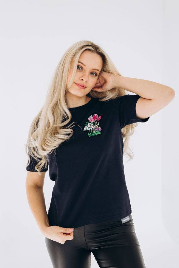 SPRING FLOWERS embroidered T-shirt