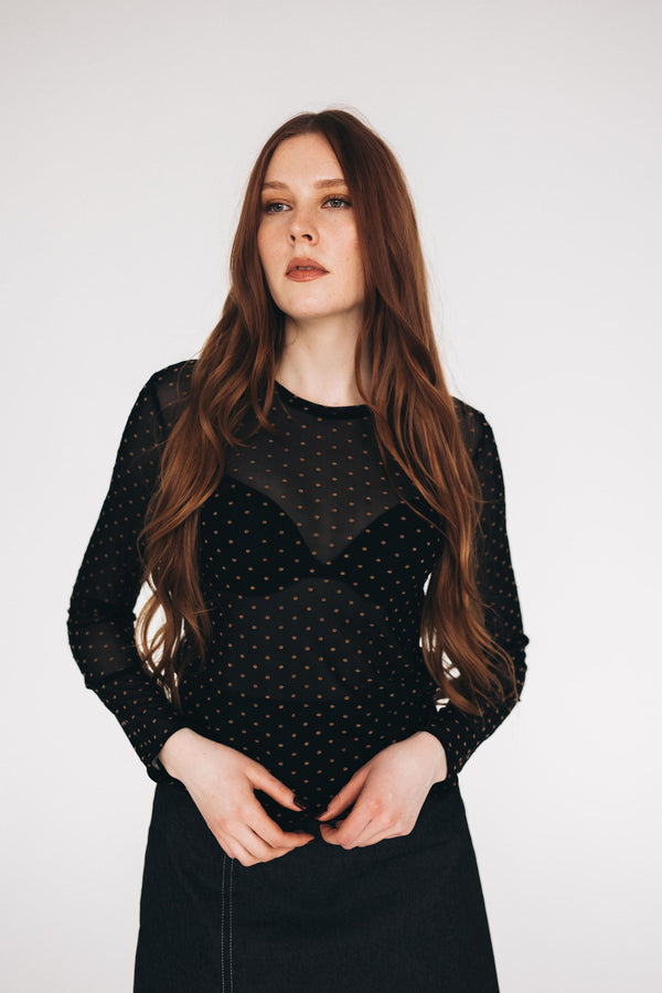 Melns Tilla Tops ar Pumpām 