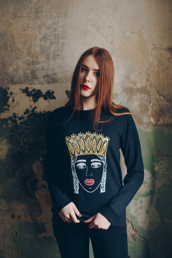 THE GIRL WITH THE GOLDEN CROWN WOMEN'S SWEATSHIRT