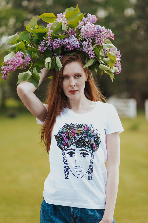 THE GIRL WITH THE CROWN SUMMER WOMEN'S T-SHIRT