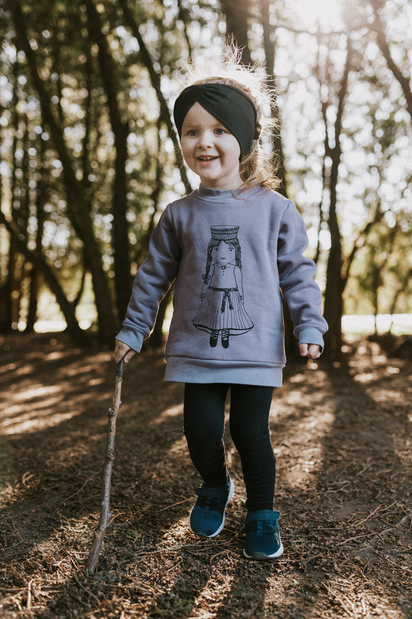 THE LITTLE DOLL SWEATSHIRT