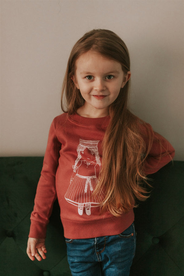 THE LITTLE DOLL SWEATSHIRT