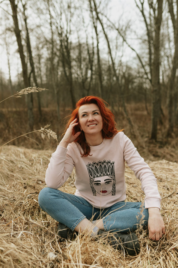THE GIRL WITH THE CROWN RED LIPS SWEATSHIRT