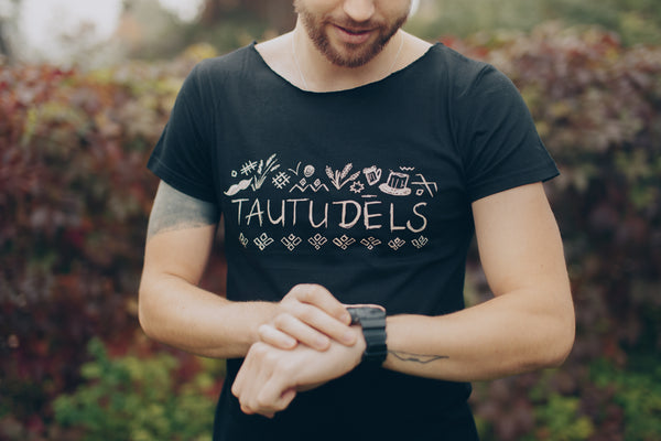 TAUTUDĒLS FOLK SON MEN'S T-SHIRT