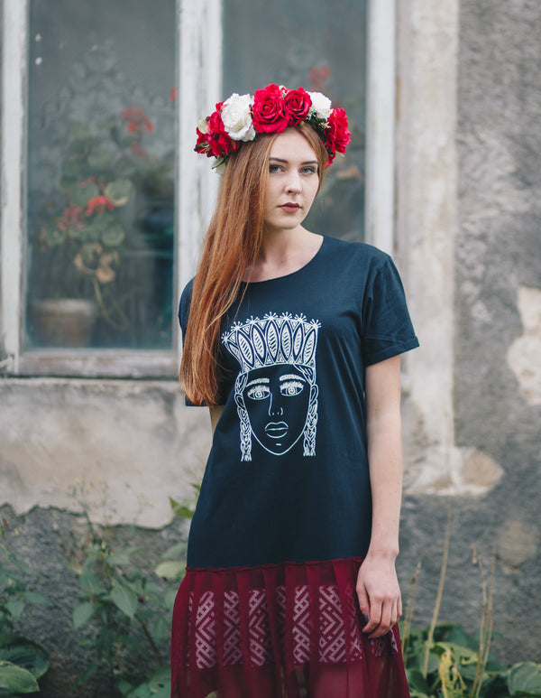 THE GIRL WITH THE CROWN DRESS LATVIAN BLACK