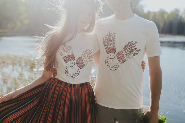 HAND IN HAND WOMEN'S T-SHIRTS