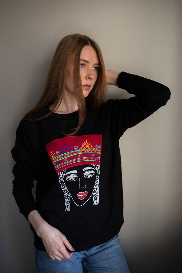 THE CROWN OF LIELVĀRDE SWEATSHIRT